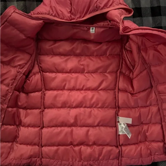 Girls Uniqlo Pink Puffer Jacket - Picture 3 of 3